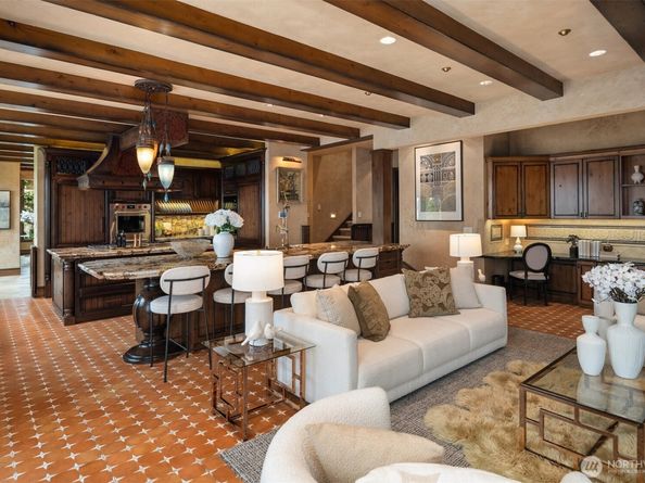 3639 W Mercer Way, Mercer Island WA 98040