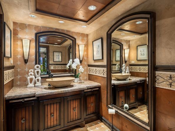 3639 W Mercer Way, Mercer Island WA 98040