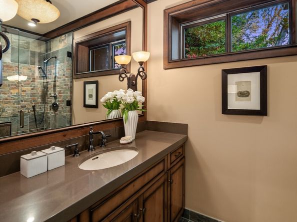 3639 W Mercer Way, Mercer Island WA 98040