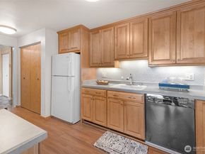 2510 W Bertona Street 322, Seattle WA 98199
