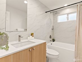 9109 NE 141st Pl, Kirkland WA 98034