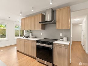 9109 NE 141st Pl, Kirkland WA 98034