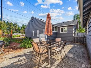 16715 8th Avenue NE, Shoreline WA 98155