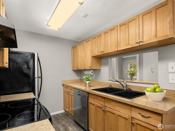 14200 NE 171st Street D202, Woodinville WA 98072