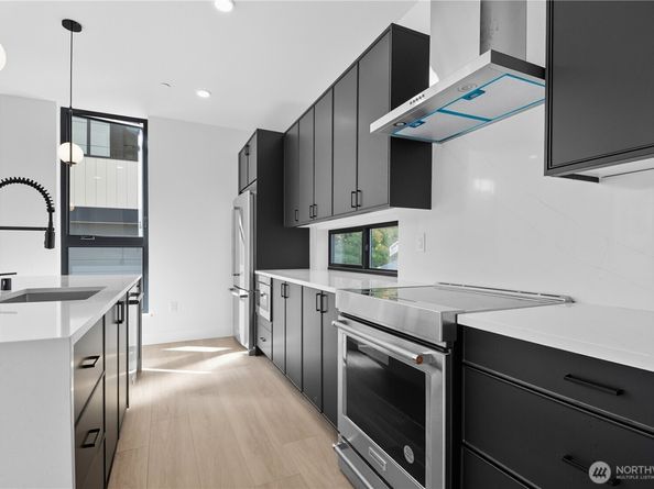 218 21st Avenue E, Seattle WA 98112