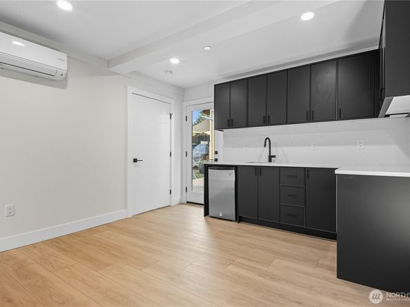 218 21st Avenue E, Seattle WA 98112