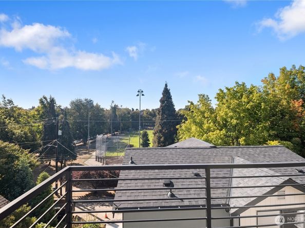 218 21st Avenue E, Seattle WA 98112