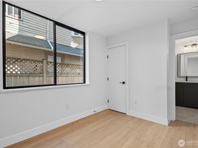 218 21st Avenue E, Seattle WA 98112