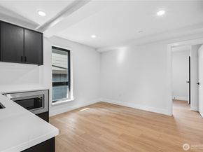 218 21st Avenue E, Seattle WA 98112