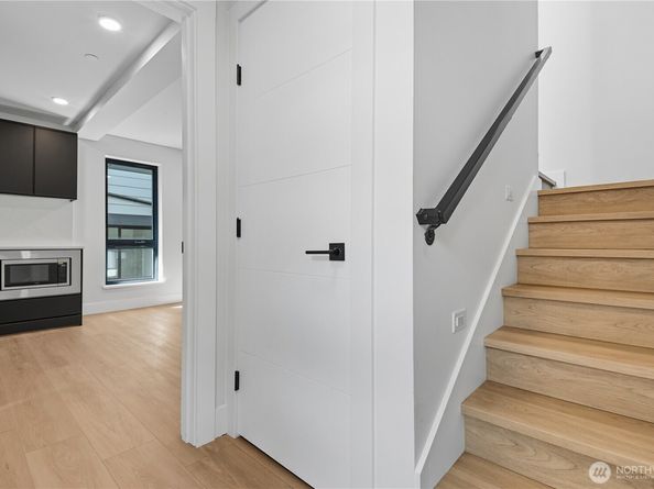 218 21st Avenue E, Seattle WA 98112