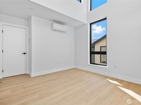 218 21st Avenue E, Seattle WA 98112