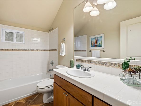 108 17th Avenue A, Seattle WA 98122