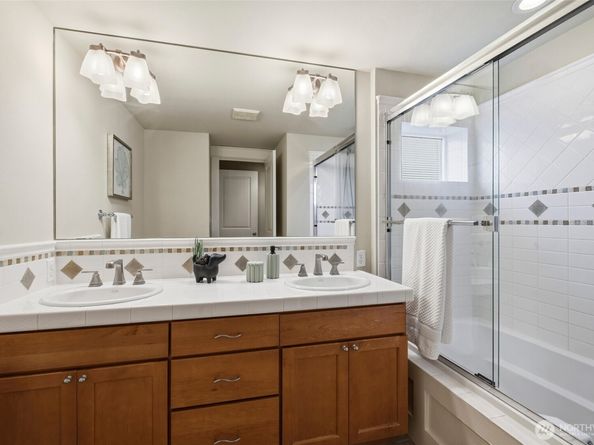 108 17th Avenue A, Seattle WA 98122