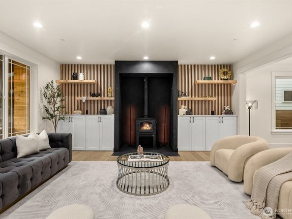 2411 SW 346th Street, Federal Way WA 98023