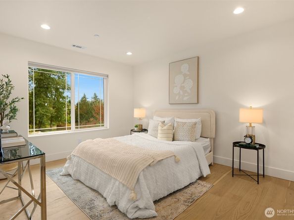 2411 SW 346th Street, Federal Way WA 98023