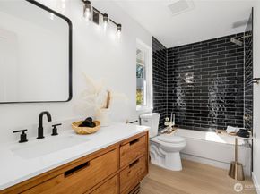 4204 243rd Place SE, Sammamish WA 98029