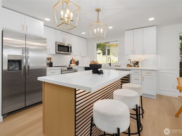 4204 243rd Place SE, Sammamish WA 98029