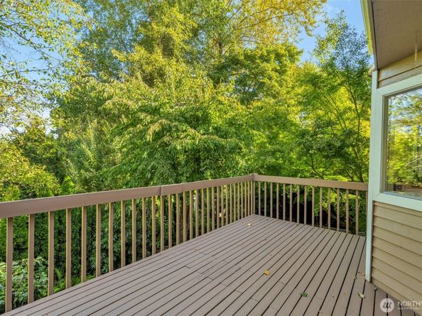 16808 119th Place NE, Bothell WA 98011