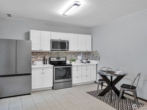 16808 119th Place NE, Bothell WA 98011