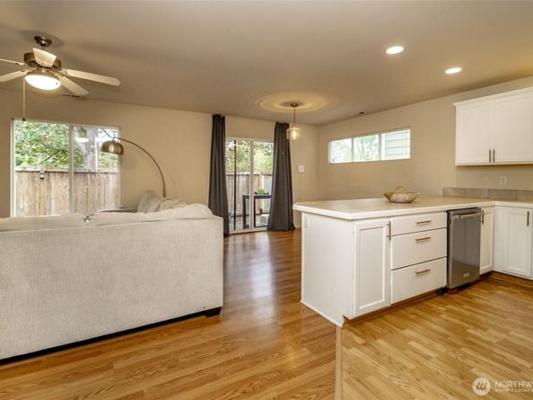 29918 49th Lane S 5, Auburn WA 98001