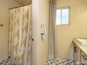 29918 49th Lane S 5, Auburn WA 98001