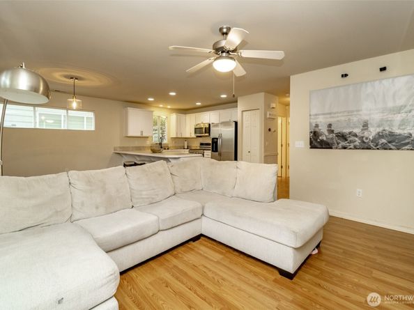 29918 49th Lane S 5, Auburn WA 98001