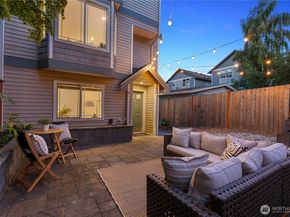 9239 Ashworth Avenue N B, Seattle WA 98103