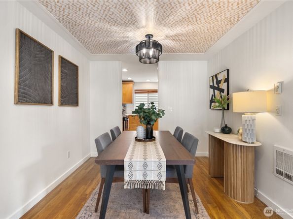9239 Ashworth Avenue N B, Seattle WA 98103