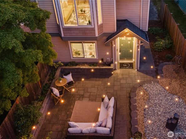 9239 Ashworth Avenue N B, Seattle WA 98103