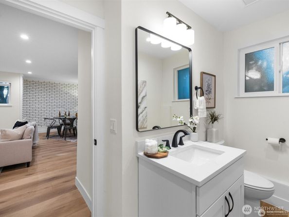 3432 175th Avenue NE, Redmond WA 98052