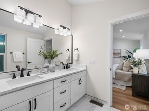 3432 175th Avenue NE, Redmond WA 98052