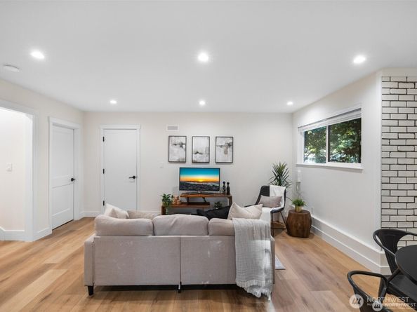 3432 175th Avenue NE, Redmond WA 98052