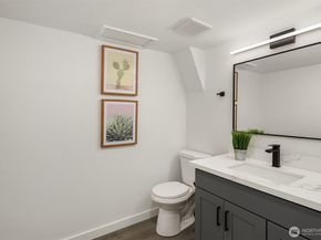 1136 N 146th Place, Shoreline WA 98133