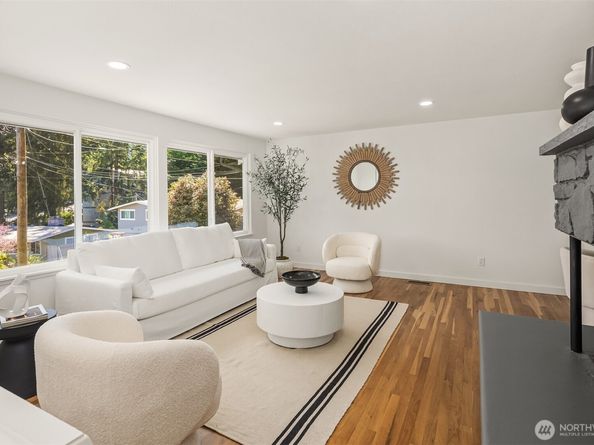 1136 N 146th Place, Shoreline WA 98133