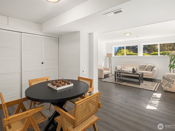 1136 N 146th Place, Shoreline WA 98133