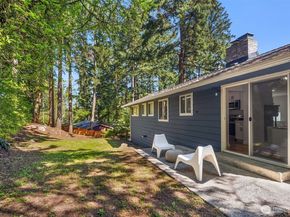 1136 N 146th Place, Shoreline WA 98133