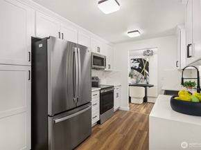 1136 N 146th Place, Shoreline WA 98133