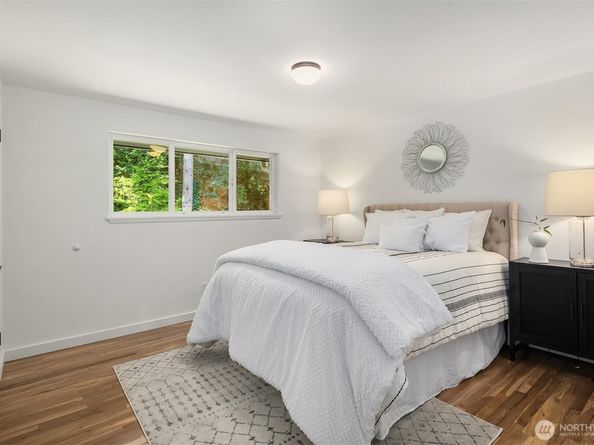 1136 N 146th Place, Shoreline WA 98133