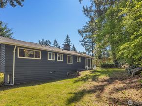 1136 N 146th Place, Shoreline WA 98133