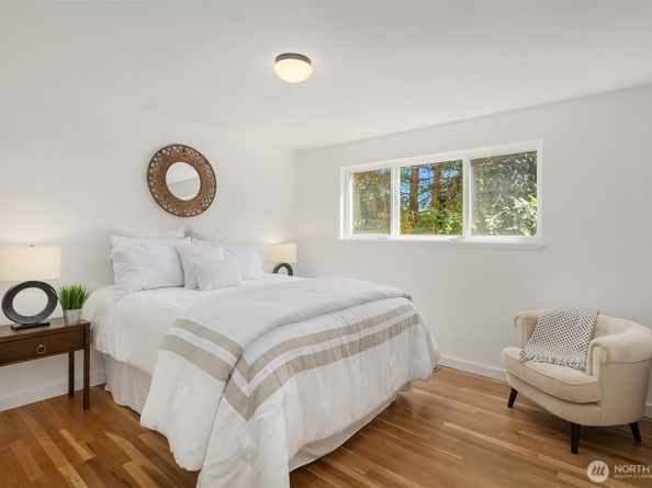 1136 N 146th Place, Shoreline WA 98133