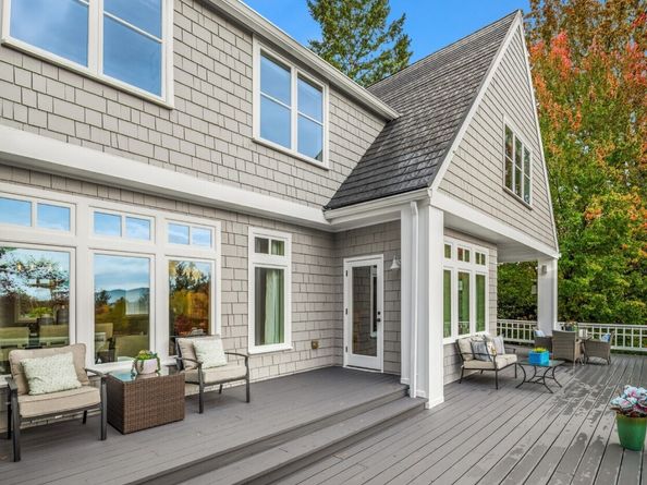 26133 NE 34th Street, Redmond WA 98053