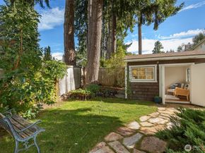 636 Janelle Place NW, Bainbridge Island WA 98110