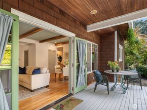 636 Janelle Place NW, Bainbridge Island WA 98110