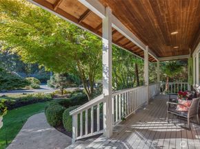 636 Janelle Place NW, Bainbridge Island WA 98110