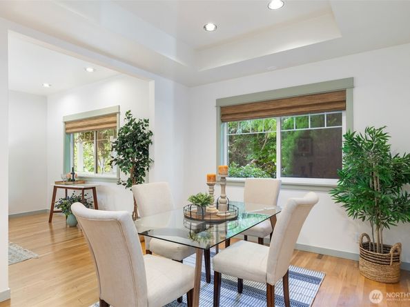 636 Janelle Place NW, Bainbridge Island WA 98110