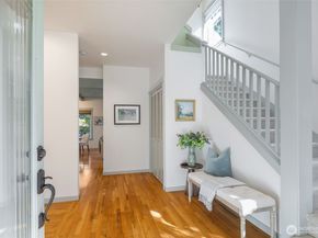636 Janelle Place NW, Bainbridge Island WA 98110