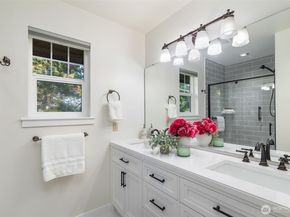 636 Janelle Place NW, Bainbridge Island WA 98110