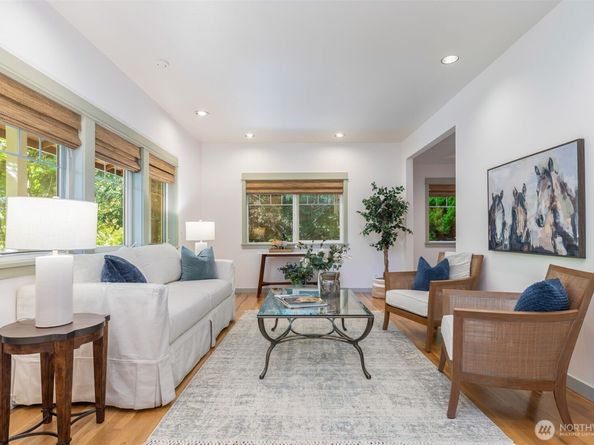 636 Janelle Place NW, Bainbridge Island WA 98110