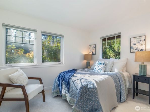 636 Janelle Place NW, Bainbridge Island WA 98110
