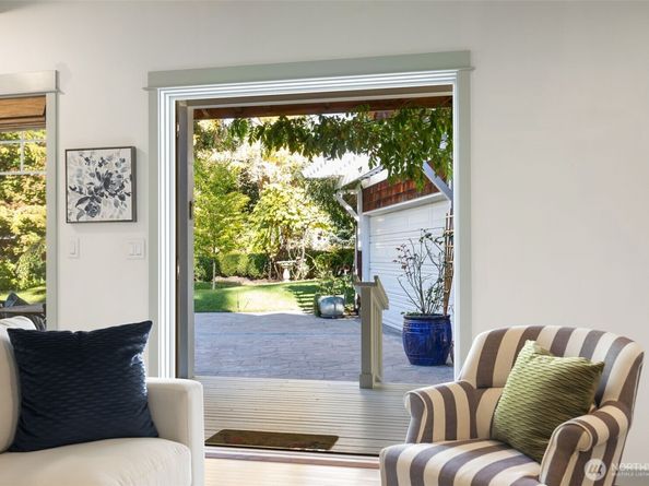 636 Janelle Place NW, Bainbridge Island WA 98110